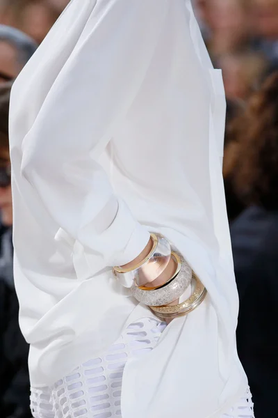 Look 30